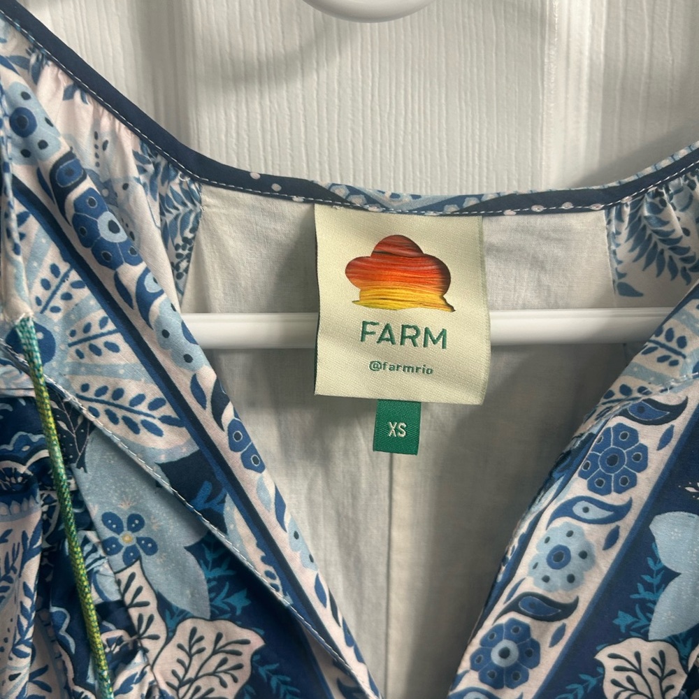 Farm Rio Dress. Only worn once. Like new condition. Fun and flattering dress.